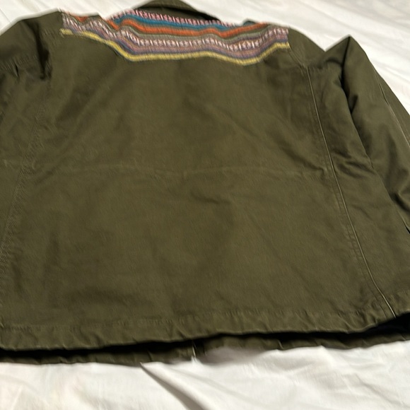 A great olive colored canvas jacket - Picture 4 of 6